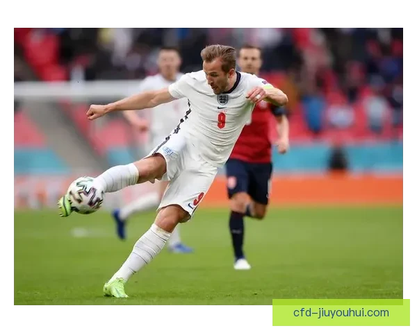 拜仁慕尼黑创下德甲赛季进球百球里程碑震撼足坛